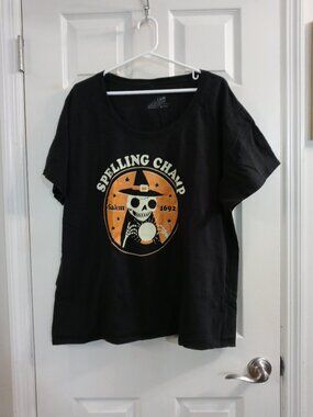 Rare Retired Threadless Tee — “Spelling Champ / Salem 1692” (Design by DENONNIKE